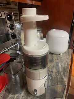 Automatic Fruit and Vegetable Juicer